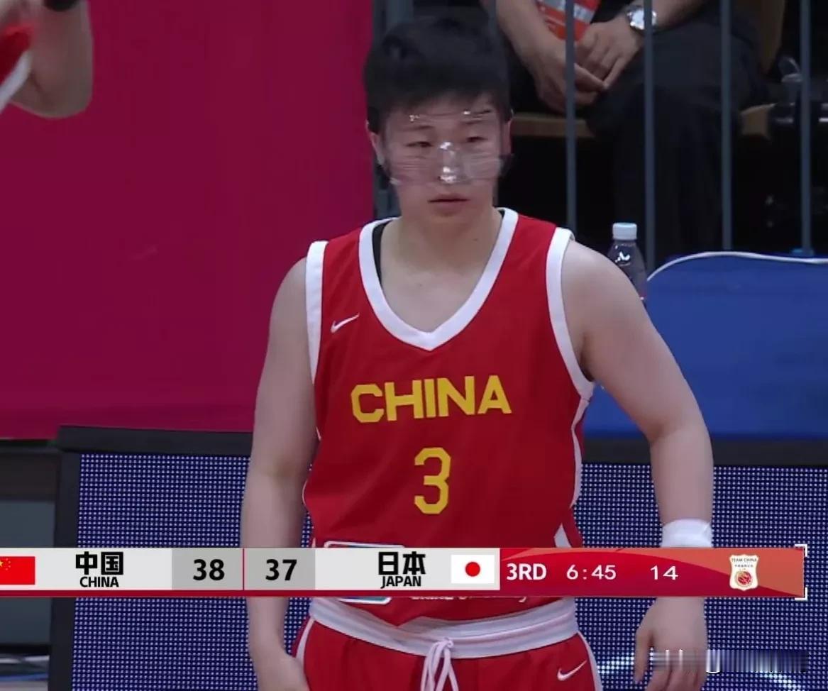 女篮热身赛中国队—日本队
第三节结束，中国队48：45领先。
上半时双方战成31