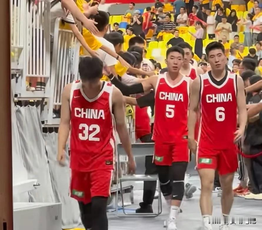 大家都对男篮能进世界杯正赛充满希望，但小编并不看好接下来中国男篮世预赛前景。目前