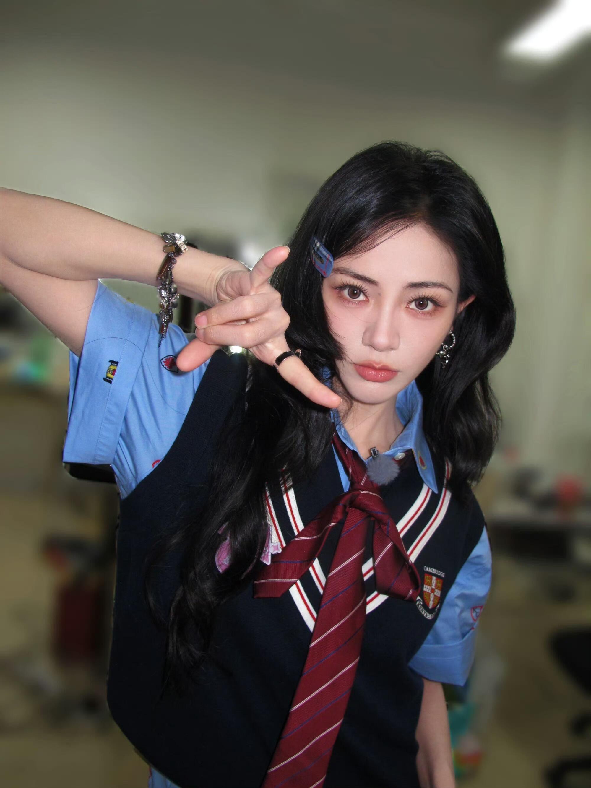 get一下英伦风校园美少女
