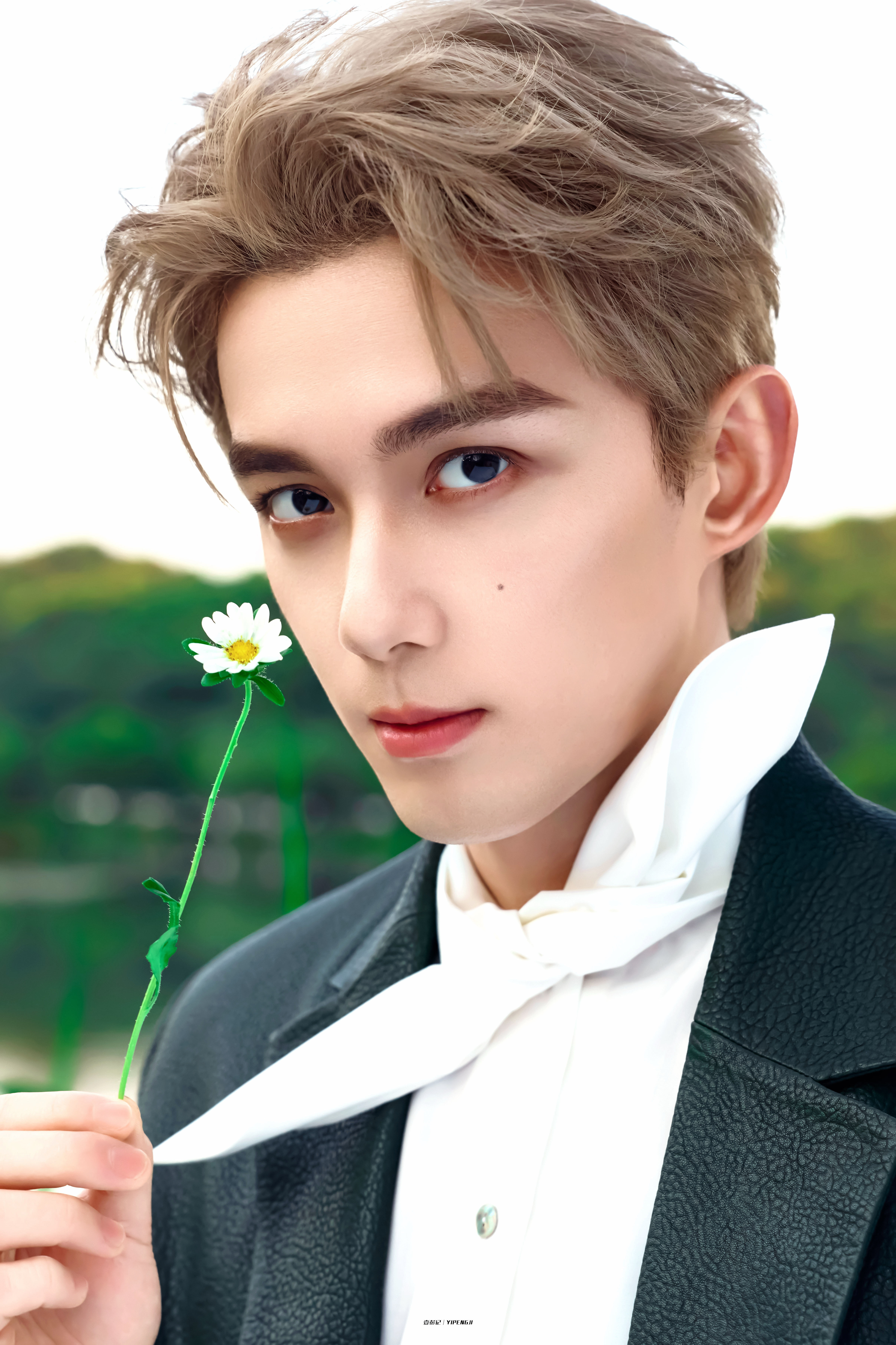 吴磊 · 𝙇𝙀𝙊 ​ ​​​
