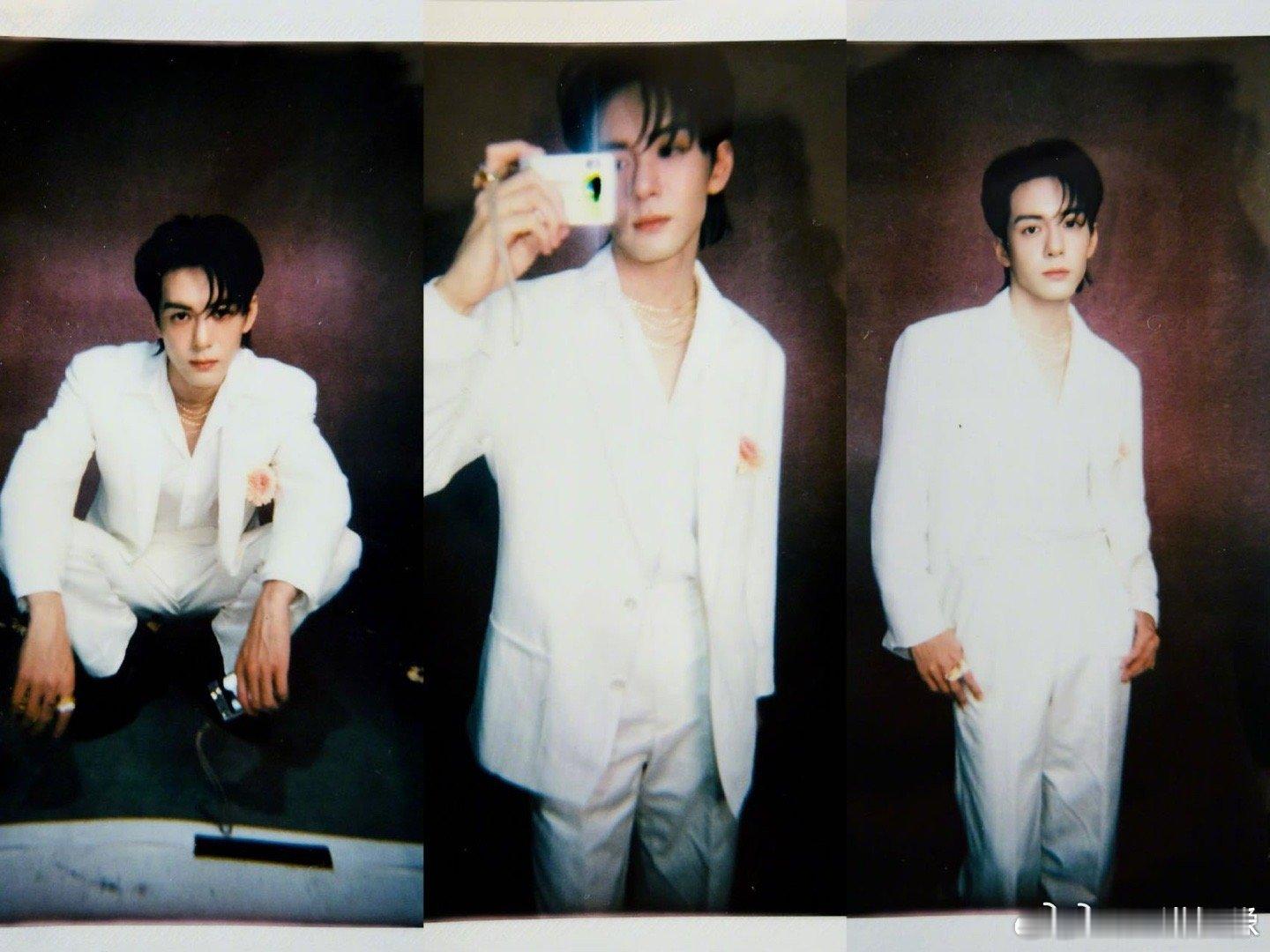 曾舜晞别摘花了快出发吧 谁懂啊！曾舜晞对VOGUE主题理解满分！白西装鲜花太有梗