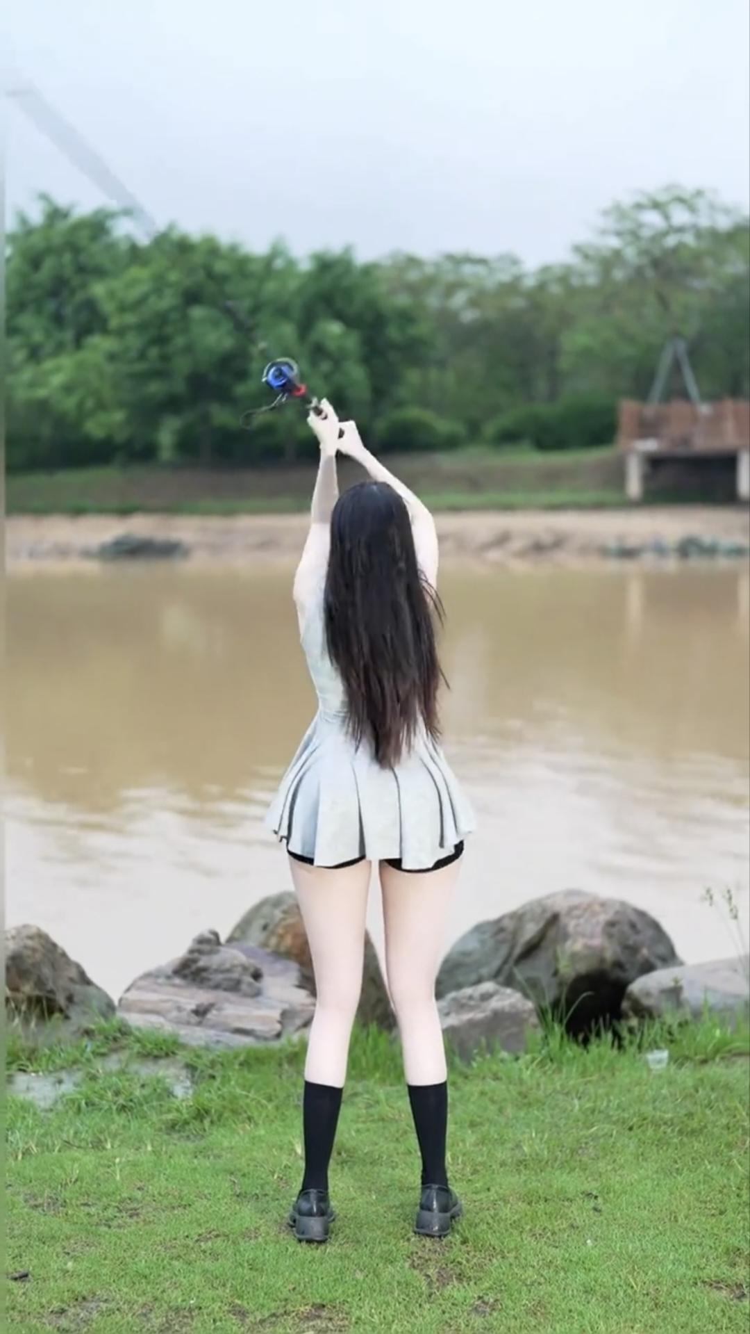 翘嘴在哪里，快点出来，我要来钓你们了。不是每个女人都像我这么温柔的，不咬钩，当心