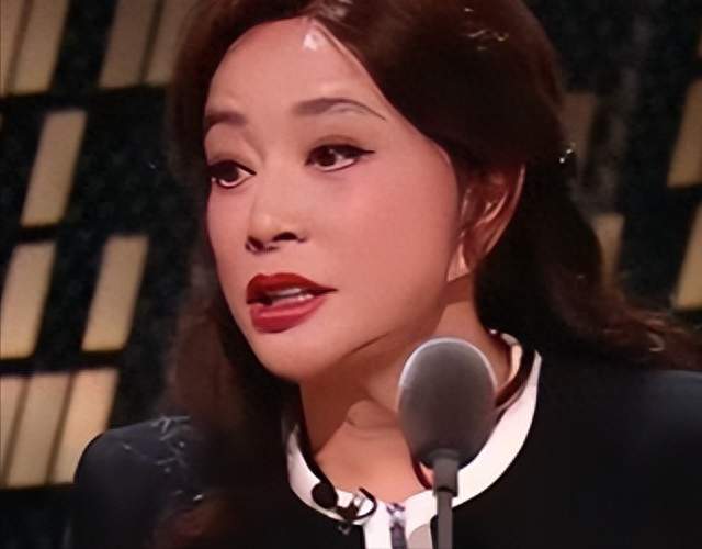 谣言反复缠身！刘晓庆正式起诉狗仔维权，线下登台打破离世传闻