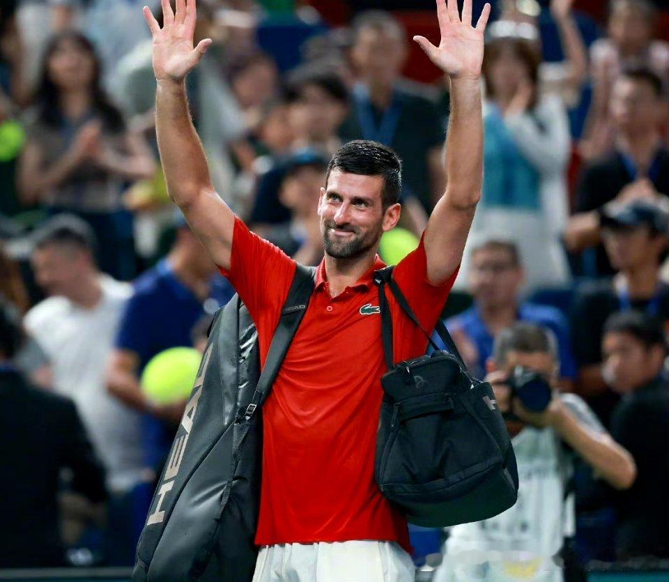 2024年巴黎奥运会夺得男单金牌后，德约科维奇将个人20万欧元冠军奖金全数捐出，