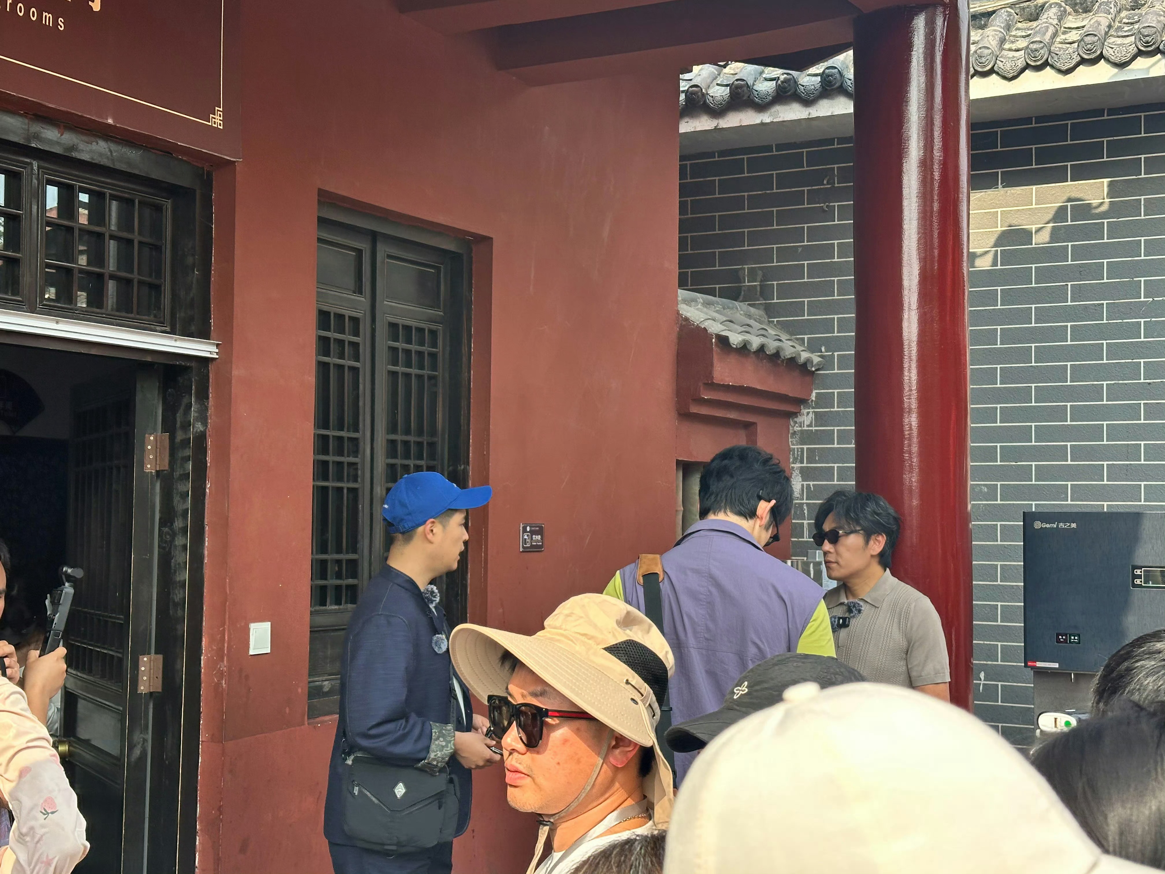 万岁山偶遇秦昊马頔孙杨孙丞潇这是完成的什么任务还得跳大绳偶遇秦昊马頔孙杨孙丞潇万