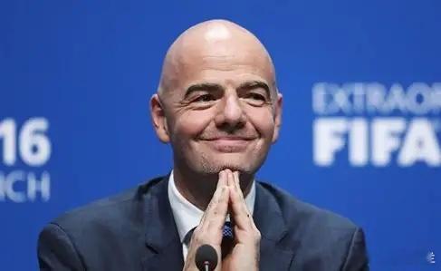 反转了，央视要是不买世界杯转播权，国际足联可能造成违约，是要赔偿赞助商的亏损的？