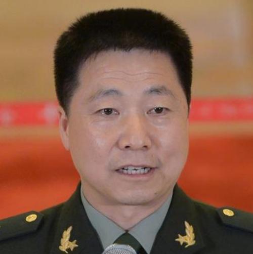 一场电视节目中，杨澜问杨利伟：“出发前的那个晚上，你和你的妻子聊了些什么？” 杨