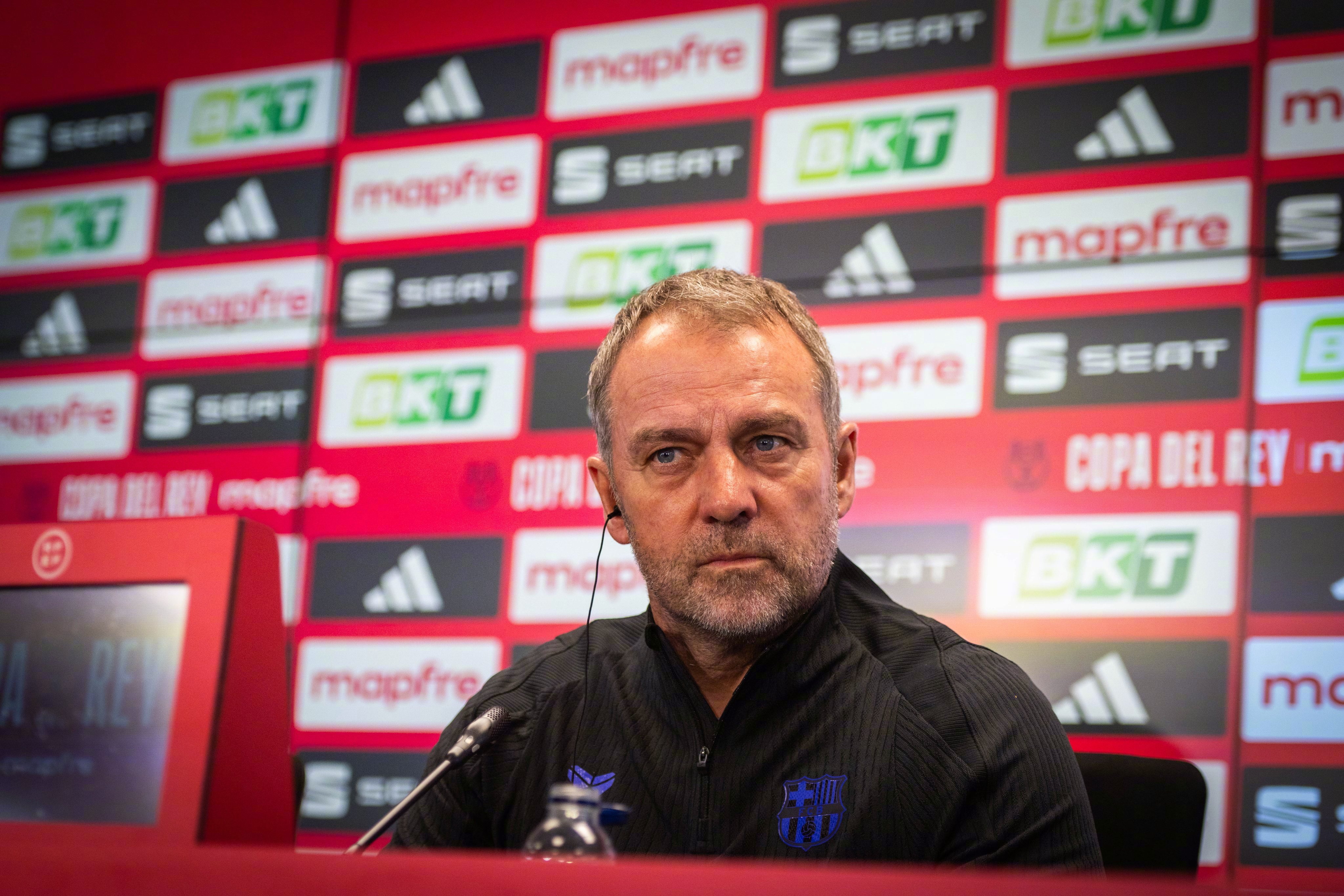 🎙️主教练弗里克在 巴萨vs马竞 赛前新闻发布会上表示⬇️：【关于比赛难度与球