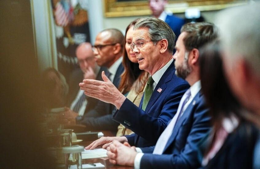 美财长释放豁免信号：或解除更多俄罗斯石油制裁，印度正积极抢购俄原油，普京乐笑了