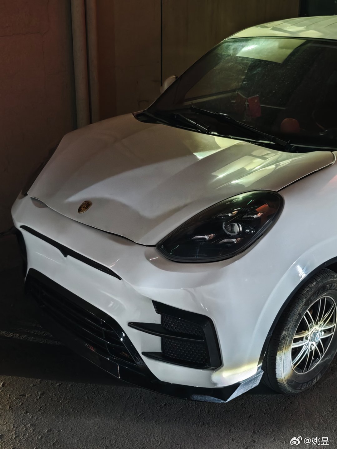 朋友们，大晚上的转角遇见爱了哈哈哈现在老头乐都做那么酷炫了吗？