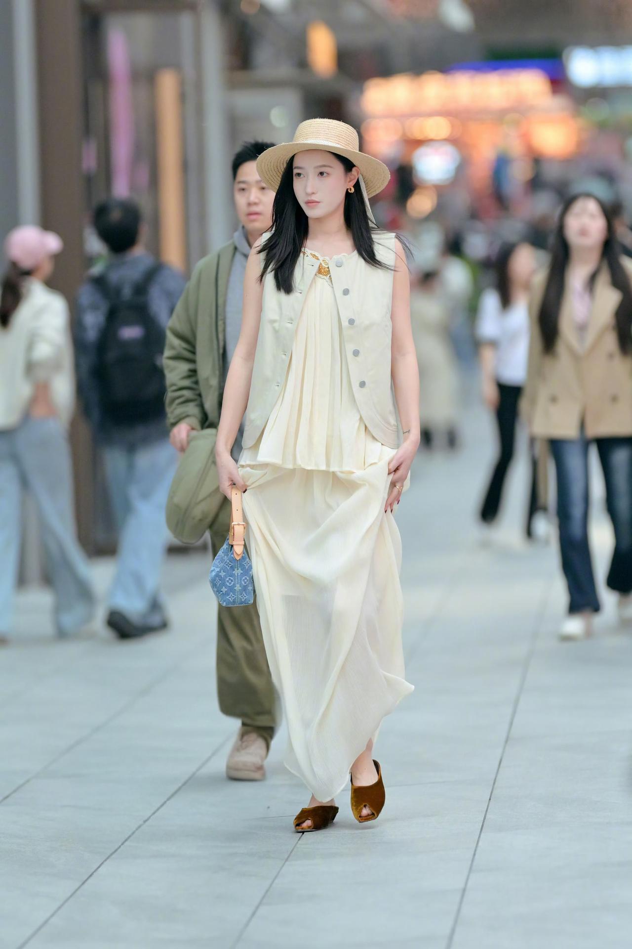 清新脱俗的美人