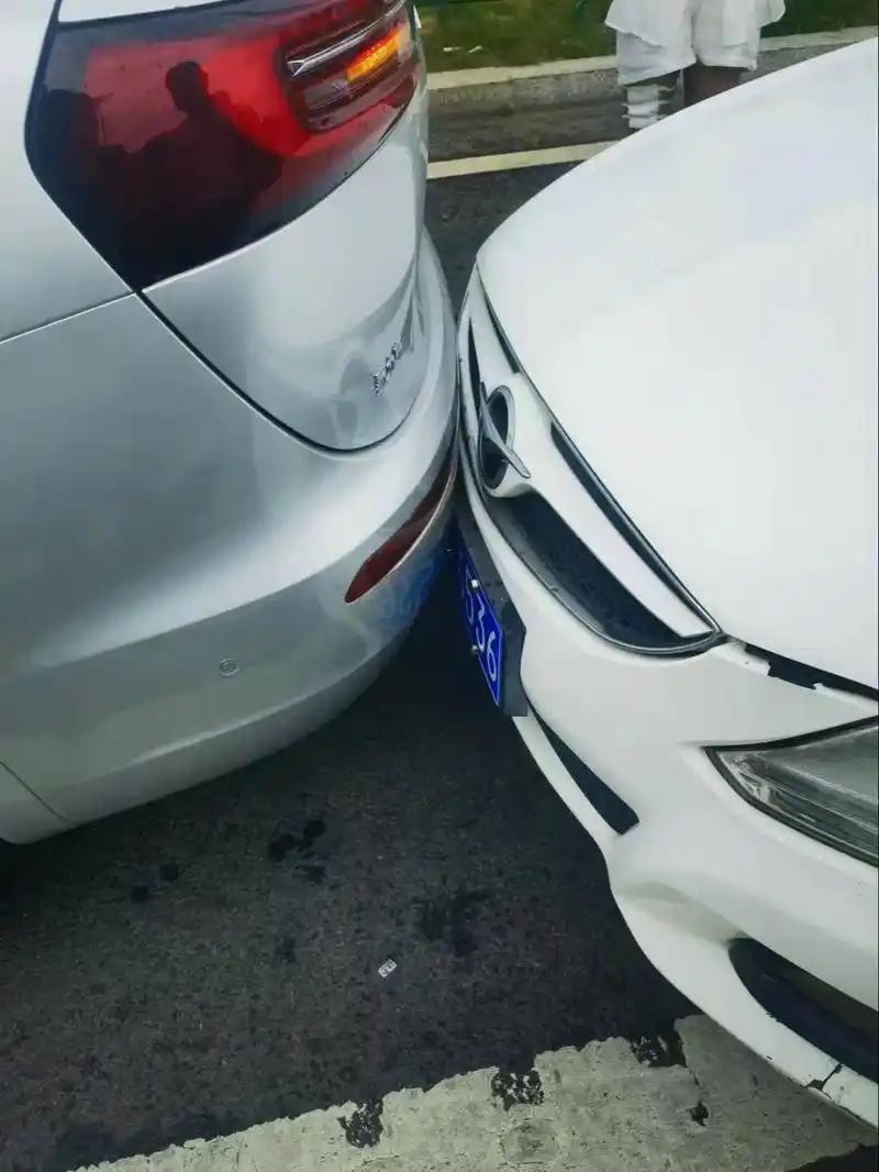 撞人了就要赔得倾家荡产？别傻了！这套“保命话术”让你反败为胜

一条人命，两百万