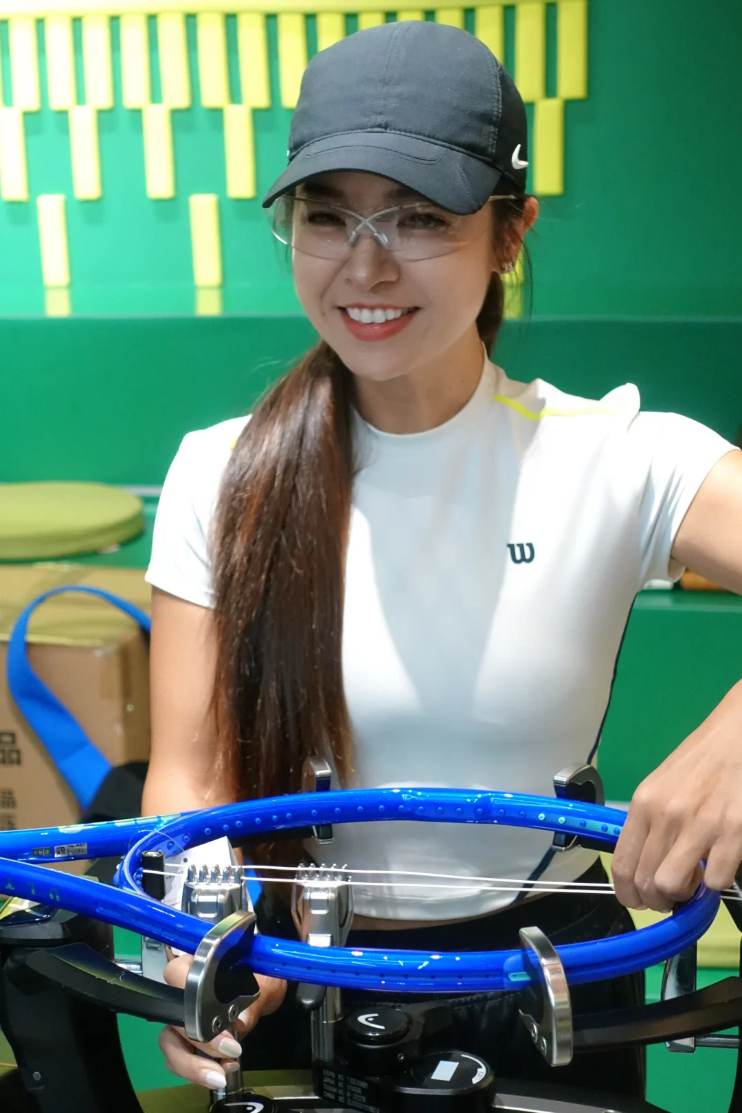 解锁网球人新成就：亲手给心爱的球拍穿线！