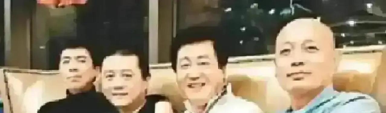 王朔当年撕了五万块支票又粘回去，这事儿放现在你敢信？
冯小刚这盘棋下得真够久的。