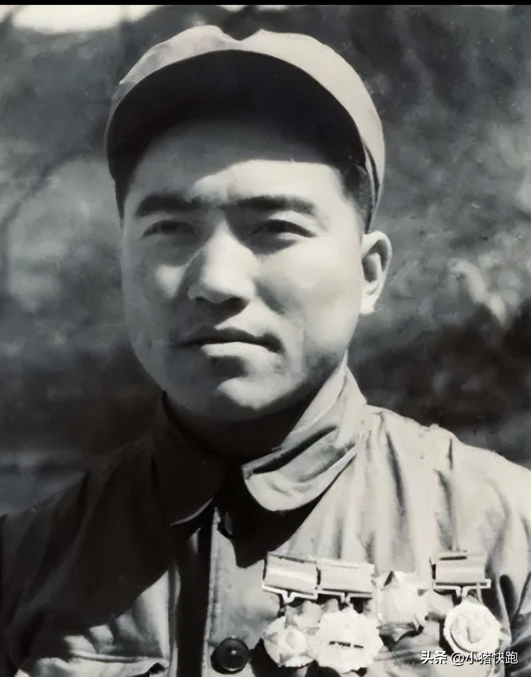 李国珩，1924年2月生，河北丰南（宁河芦台）人，中共党员，1944年2月参加铁