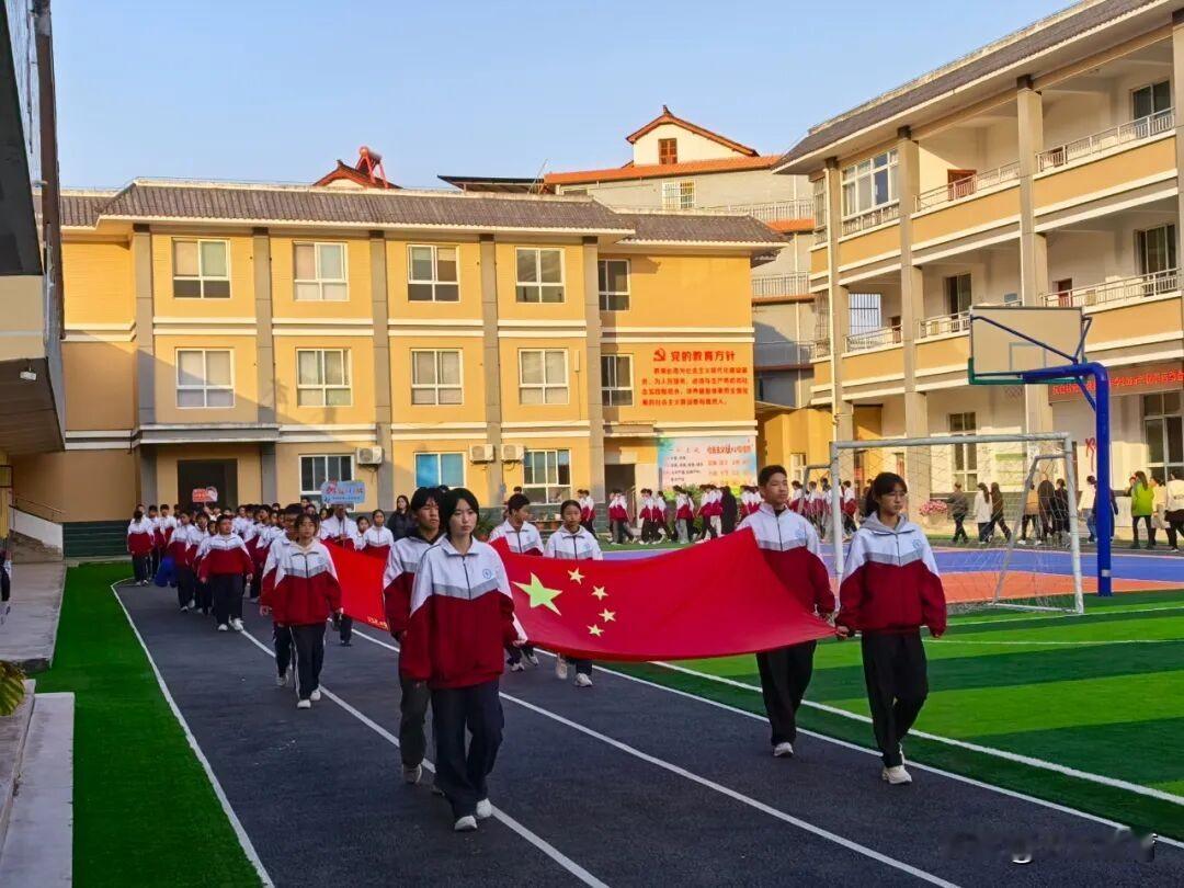 近日，汉台区舒家营初级中学校园内处处洋溢着青春的活力与欢歌笑语。同学们翘首期盼的