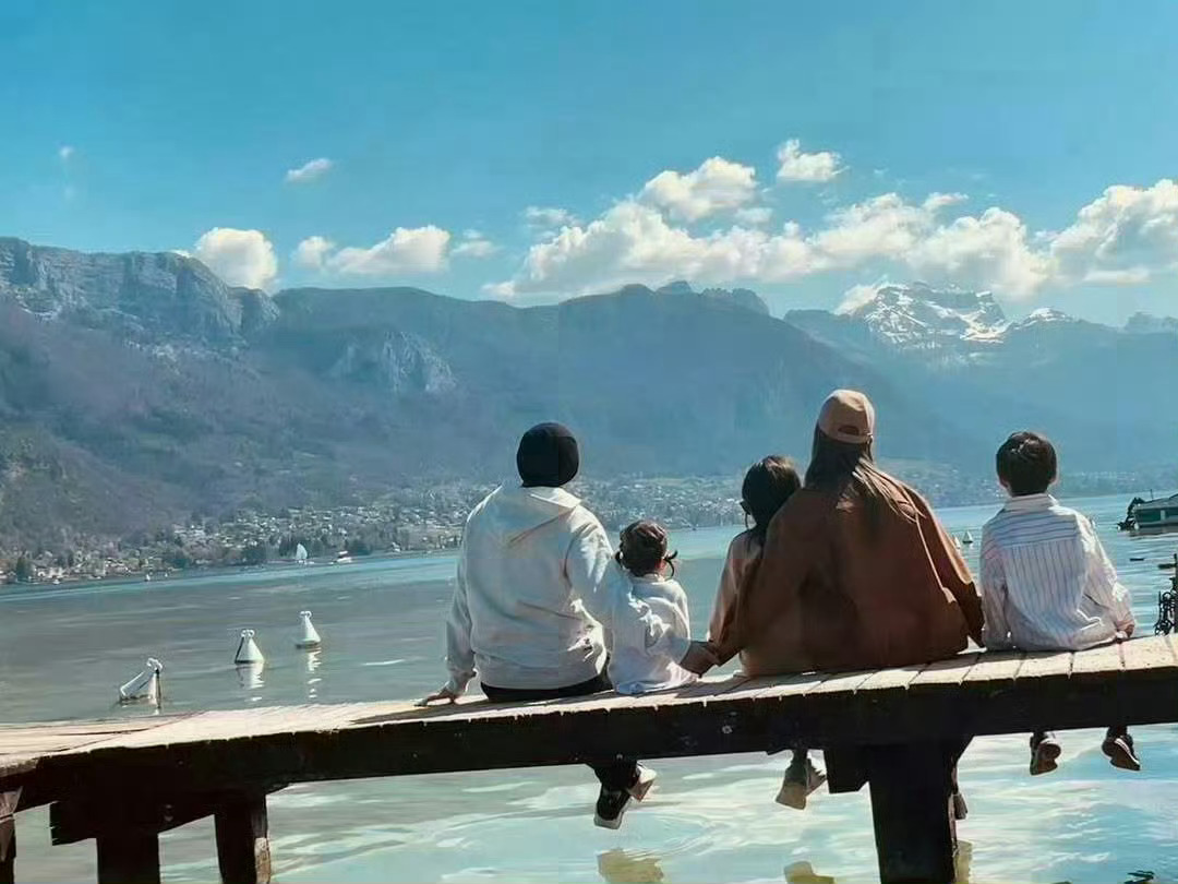 一家五口好幸福