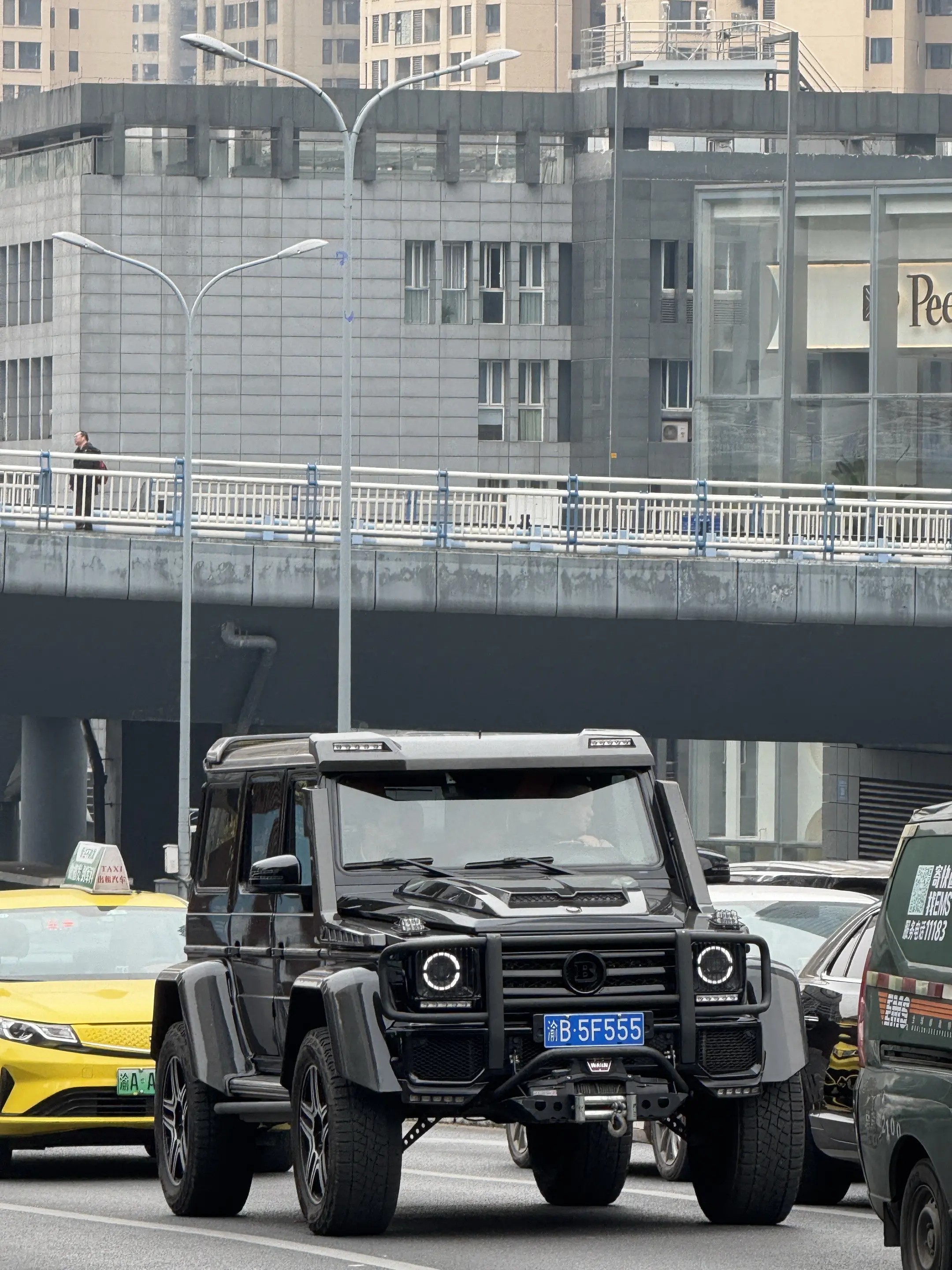 Get重庆街头豪车。
