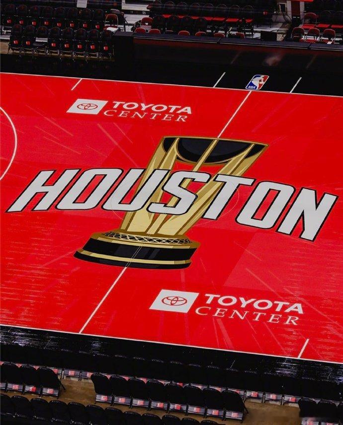 “All Fire！”想想俩队明天的球衣配上这地板颜色就刺激