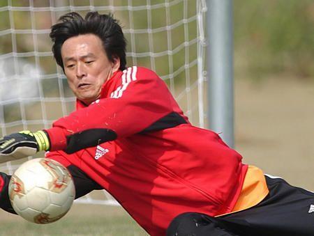 1971年1月28日，韩文海出生在大连的一个普通家庭。儿时的他体弱多病，身形瘦小