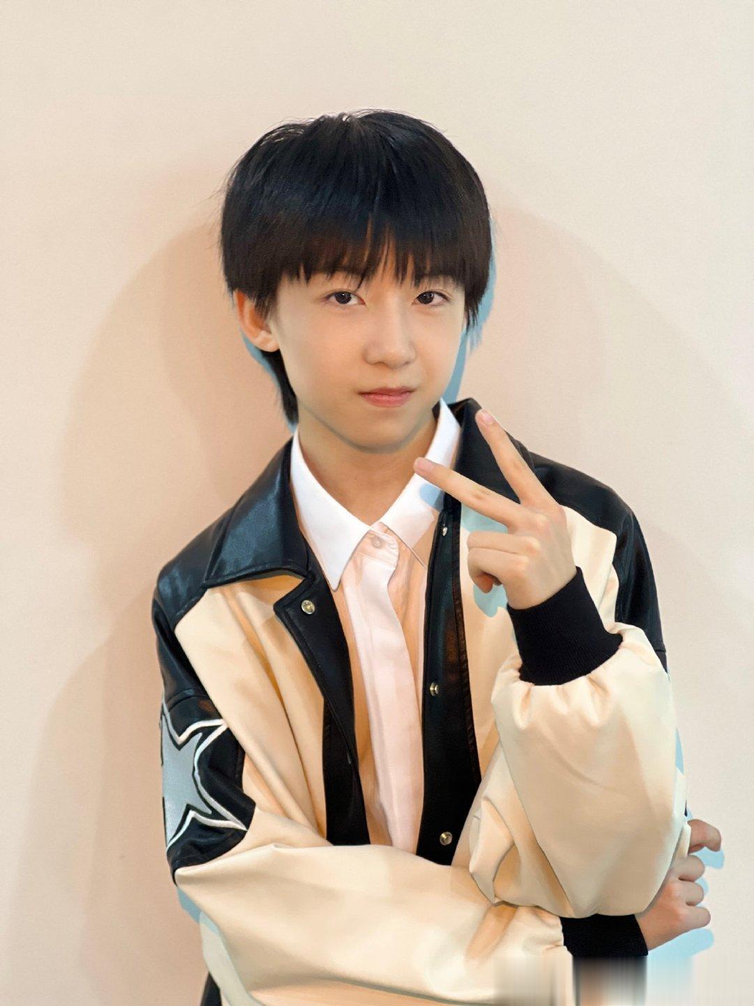 #杨博文YBW[超话]#ybw#杨博文 玉树临风不负初#ybw#杨博文 控制流核