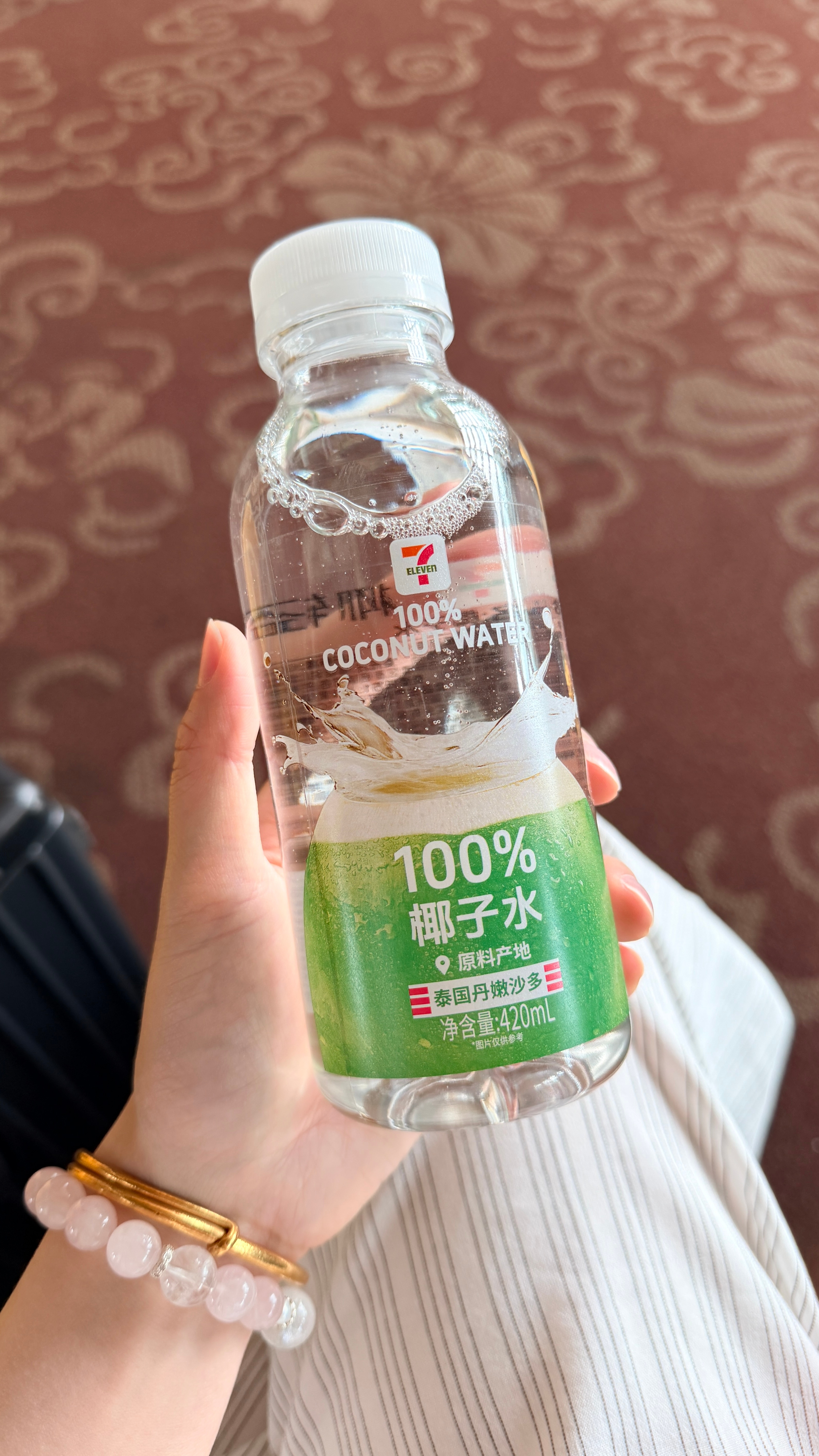“感冒就要多喝水”也没具体说什么水你们看椰子水可以嚒？