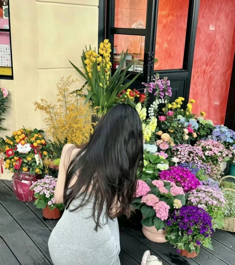 不高 不瘦 不漂亮 很普通 还死犟死犟的 这是你吗 . ​​​