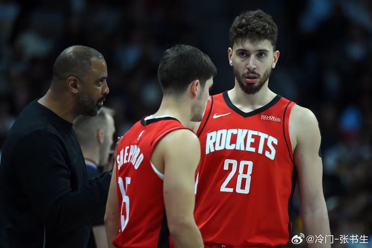 火箭的首发阵容，一直是球迷们热议的话题。如果我是乌度卡，我会尝试电风扇、伊森、杜