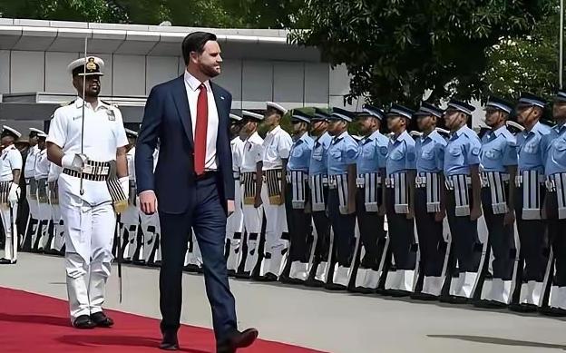 万斯要当总统了！他若当选，全球麻烦大了！


病根就在他太年轻！

4 月 7 