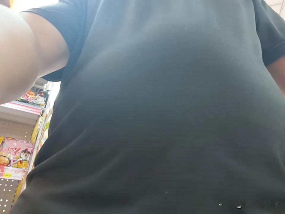 太佩服，这毅力太强了 ，我要有她1/4的毅力，也不至于天天在增胖，减肥太难了，不