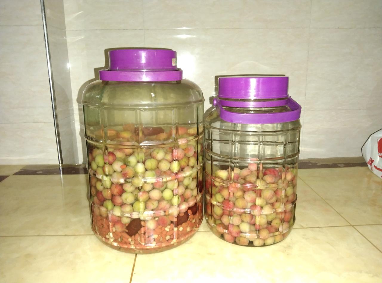 最后一口酒

作者:老鬼

最后一口酒
喝出些许伤感
淹没我的何止沉沉的夜
还有