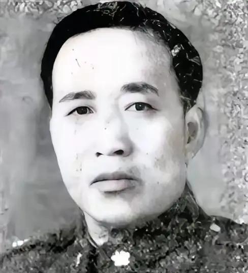 1949年5月，国民党中将刘昌义去找汤恩伯时，却被蒋纬国一把拉住，对他说：“副座