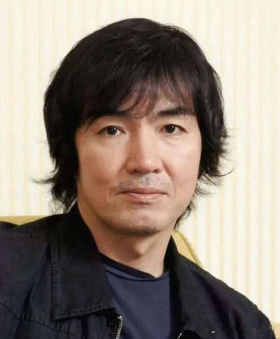 仔细感受《句透人生》里那些一针见血的文字，你的心会为之一震。

古斯塔夫勒庞说，