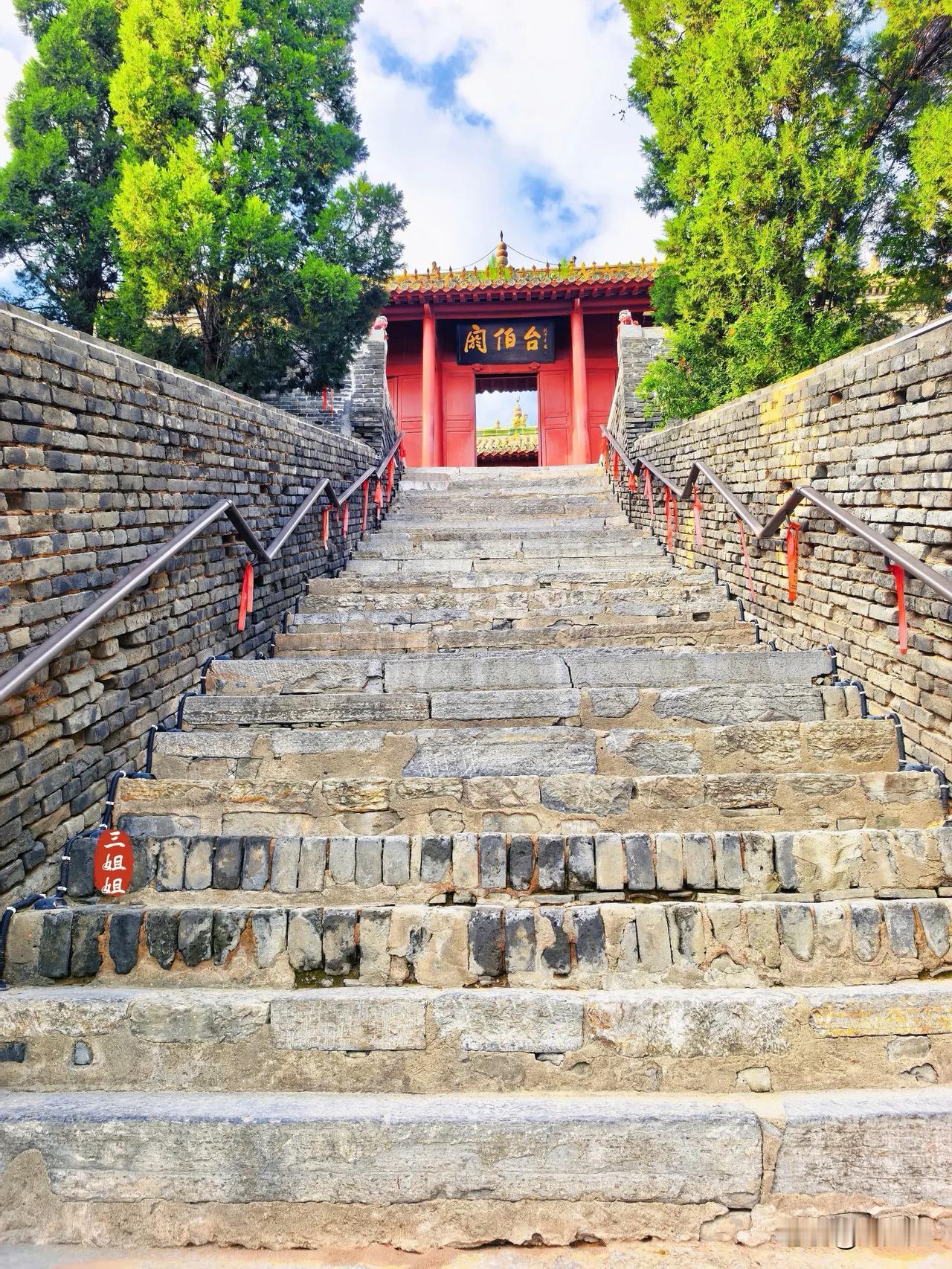 商丘火神台，这座矗立在平原上的古老高台，藏着四千多年的岁月故事。
今天我顶着炎炎