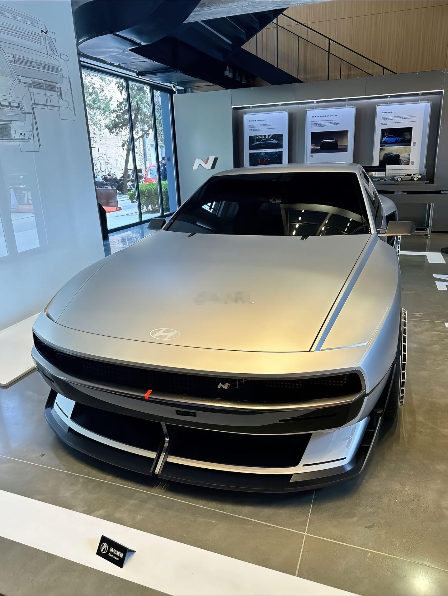 现代 N Vision 74氢能源车，有点意思现代 ​​​