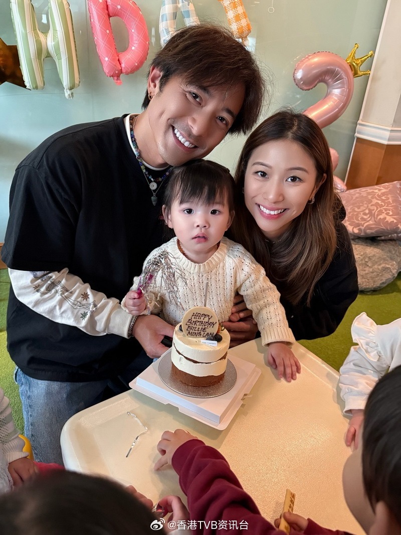 明报：林德信为爱女庆祝2岁生日：18岁带你去巴黎林子祥与前妻吴正元的儿子林德信（