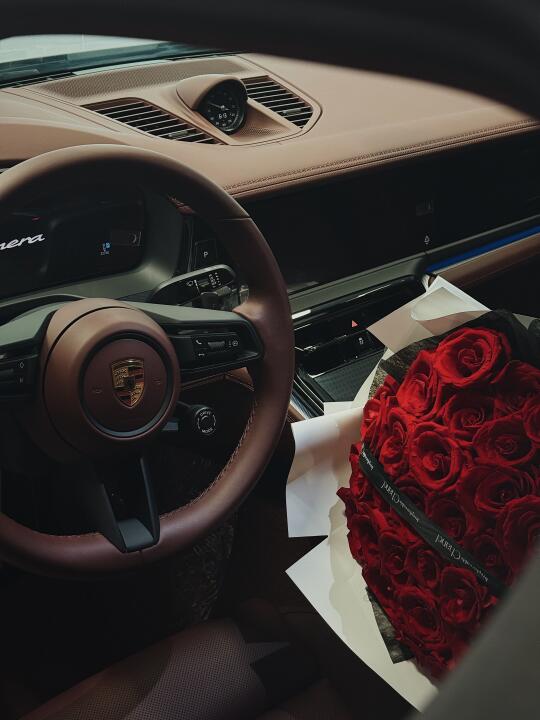 🖤  女孩 要爱自己的钞能力