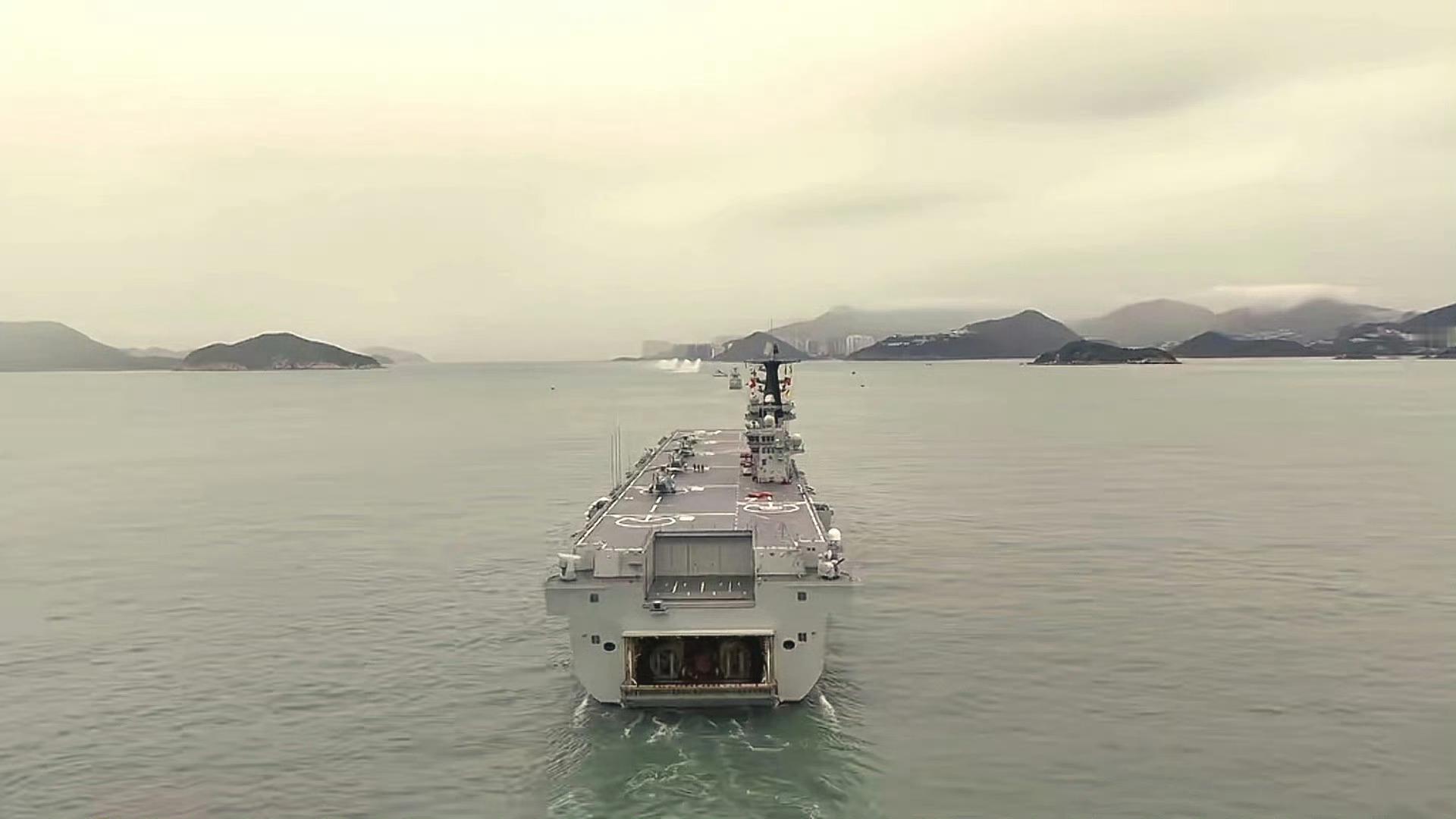 海军编队抵达香港 