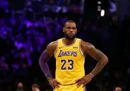别再用“球员赋权”洗了！前NBA球员炮轰詹姆斯：你从来没被交易过，每次都是自己选