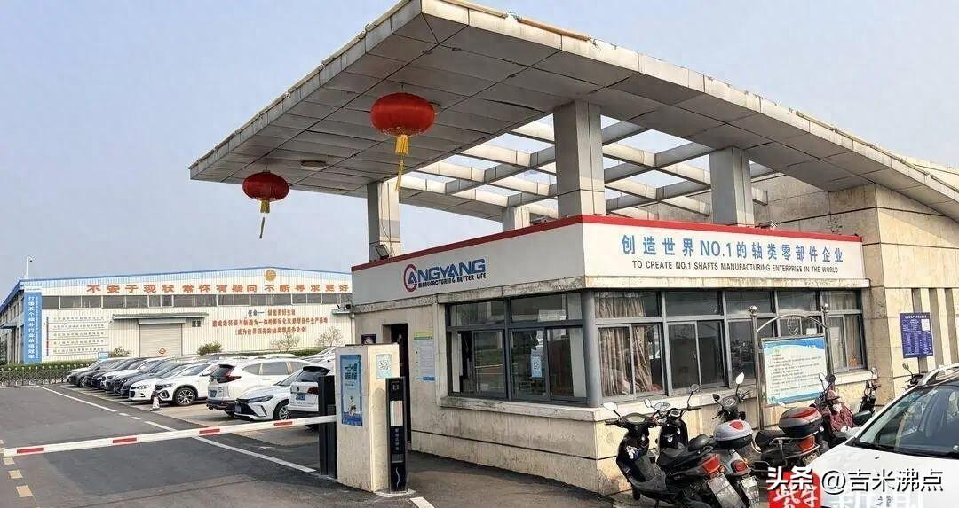 微米级精度的曲轴，订单暴涨5倍却招不到老师傅，这根轴到底卡在哪儿了。
最近泰州罡