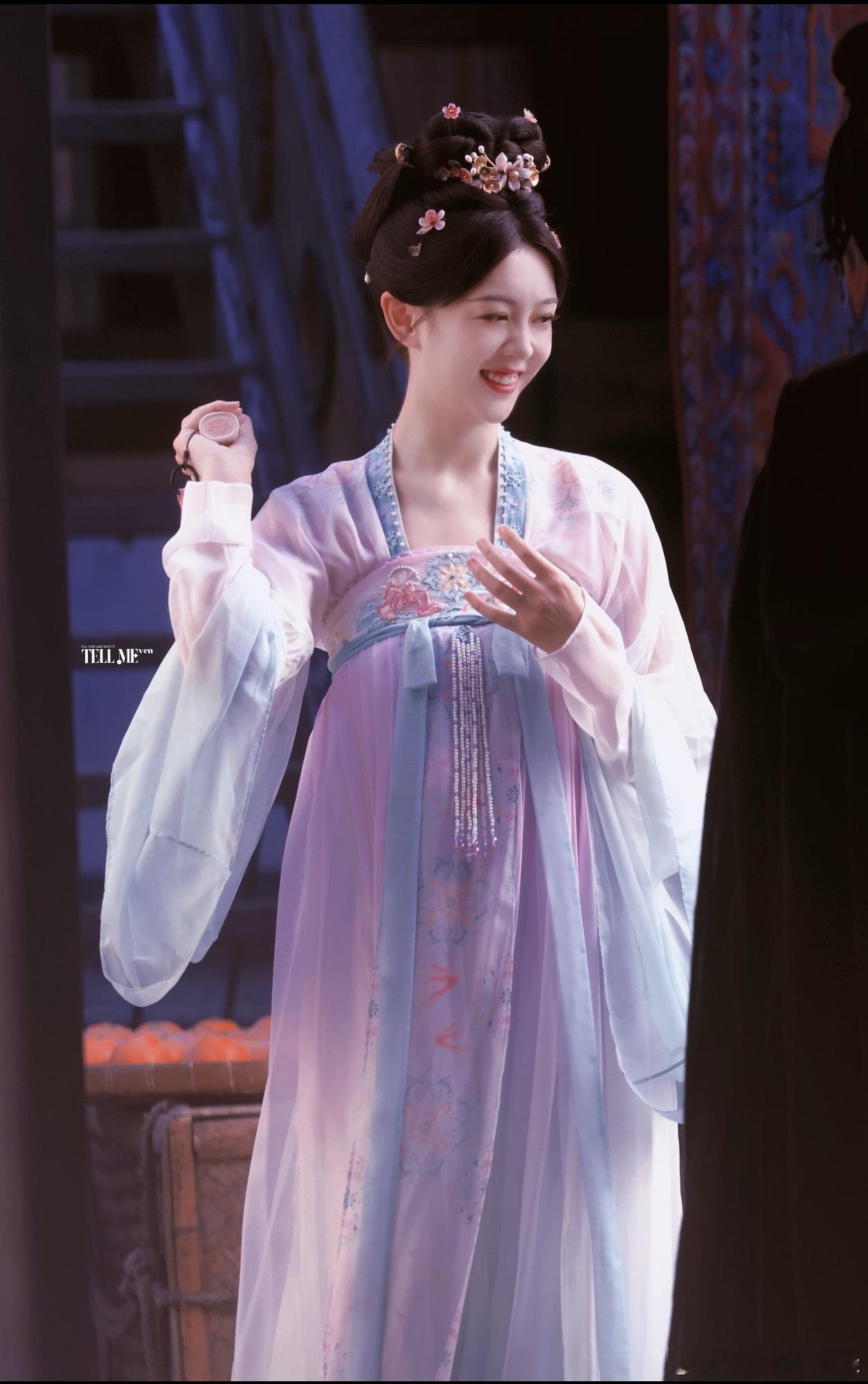 唐朝诡事录之长安这一季，女演员们的唐制齐胸裙都变得好漂亮了。 ​​​