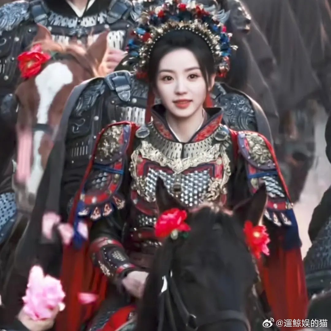 不看任何物料，只看这张，你觉得女主这是去打仗，还是去唱戏 