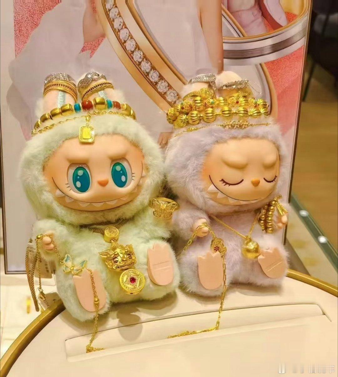 当迪拜人买了labubu太壕了，这金子比我带的都多，谁说日子和谁过都一样[苦涩]