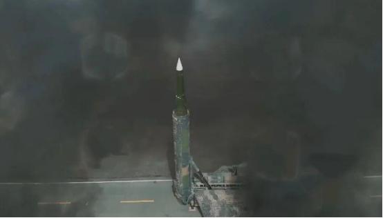 速度10马赫，是子弹的3倍。全程钱学森弹道飞行，像在大气层边缘打水漂。弹头距离靶