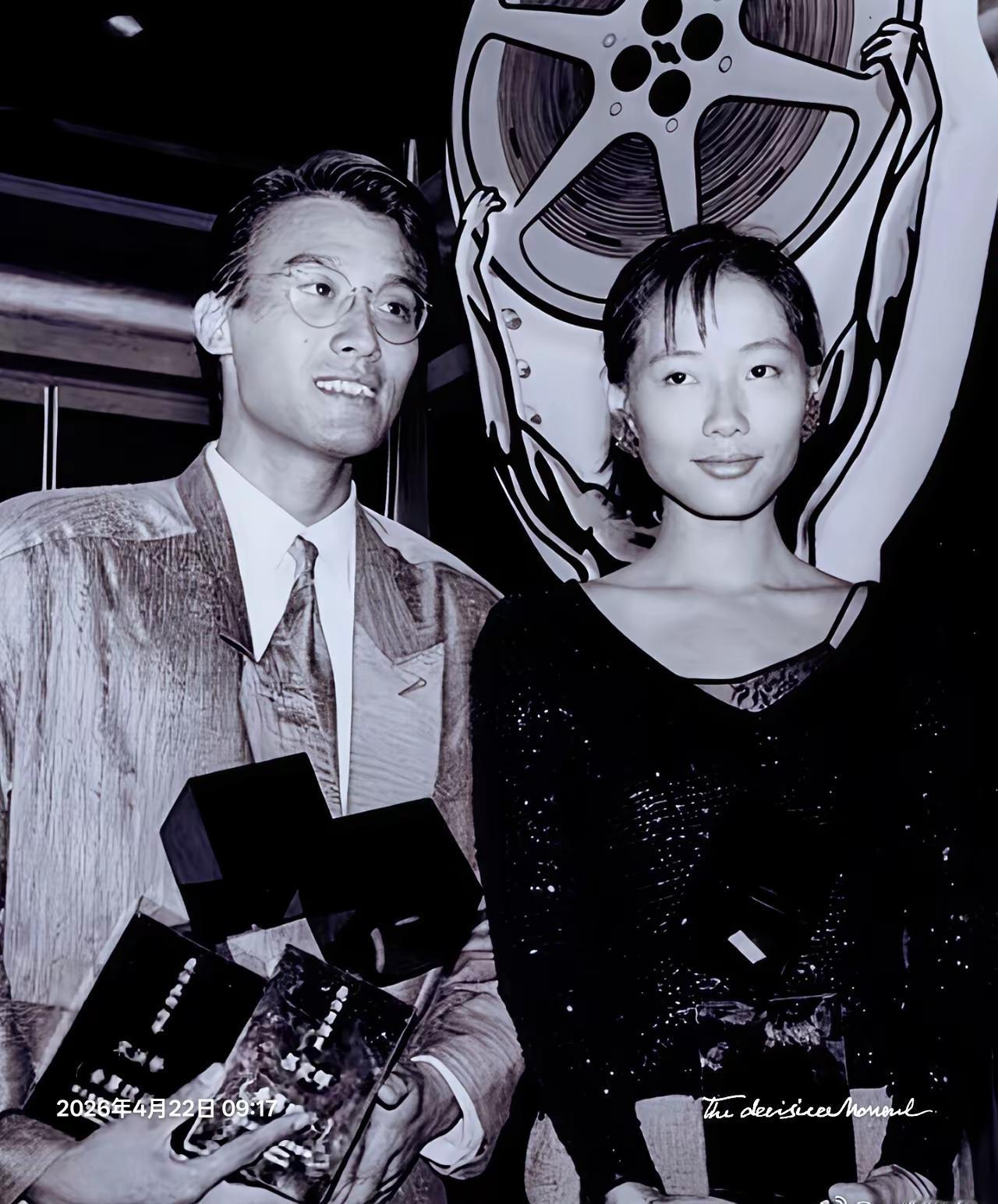 影中人影，梦入画里。一张珍贵的合影，我敢打赌[作揖]能认识他俩的年龄也不小了，实