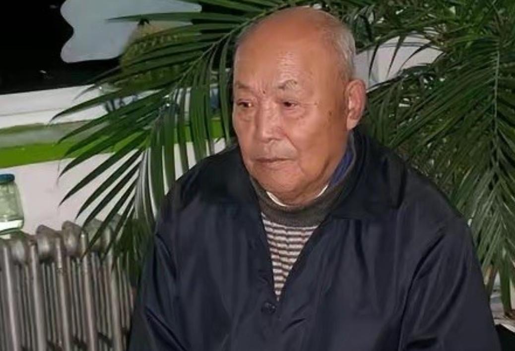 1986 年，湖南农民张德仁前往北京，要见杨成武上将，警卫员愣住了：“张德仁同志