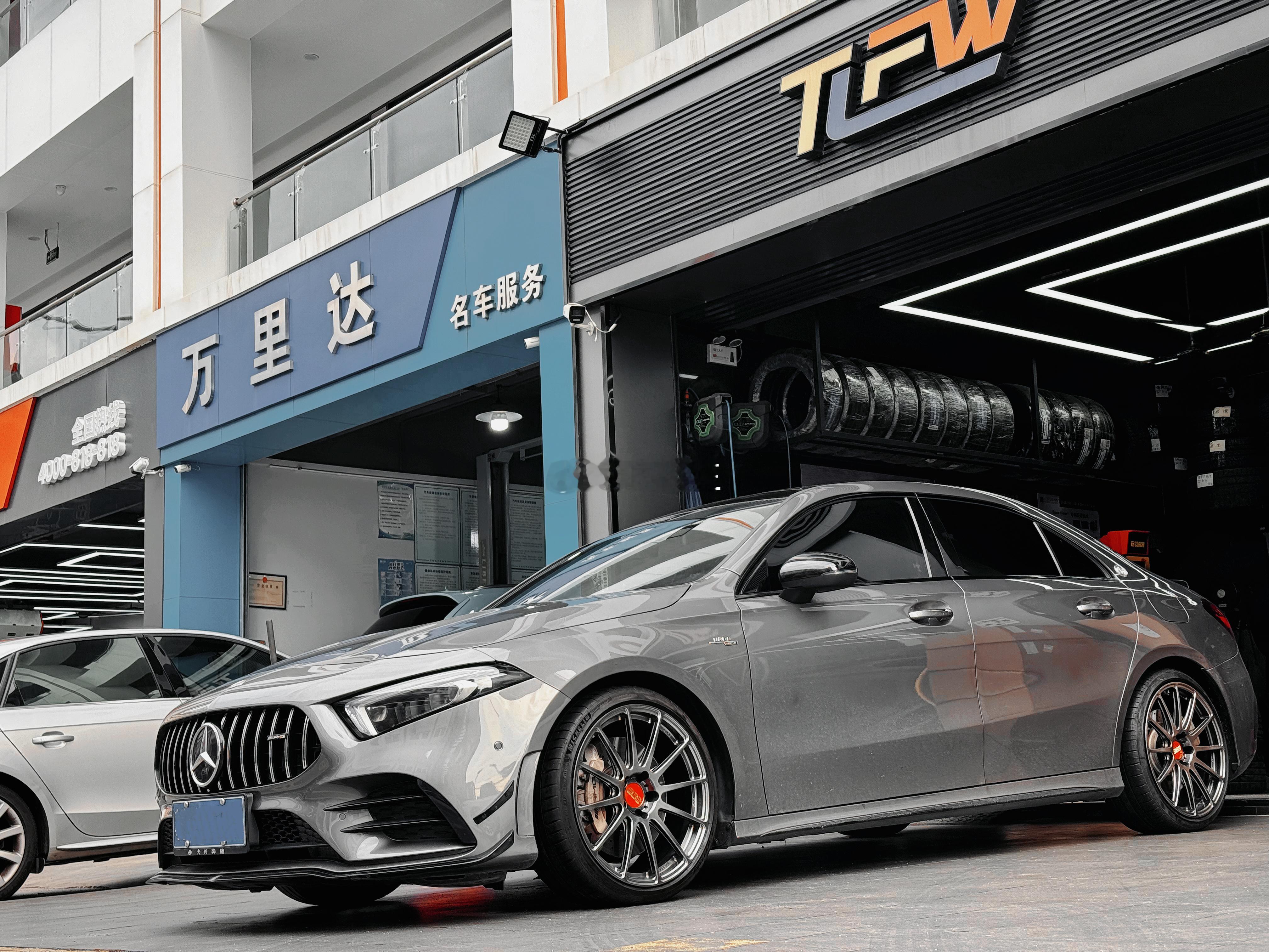 对，很适合穿西装开的那种。非常的孤高、低调奢华有内涵、当属 BBS FS，这款轮