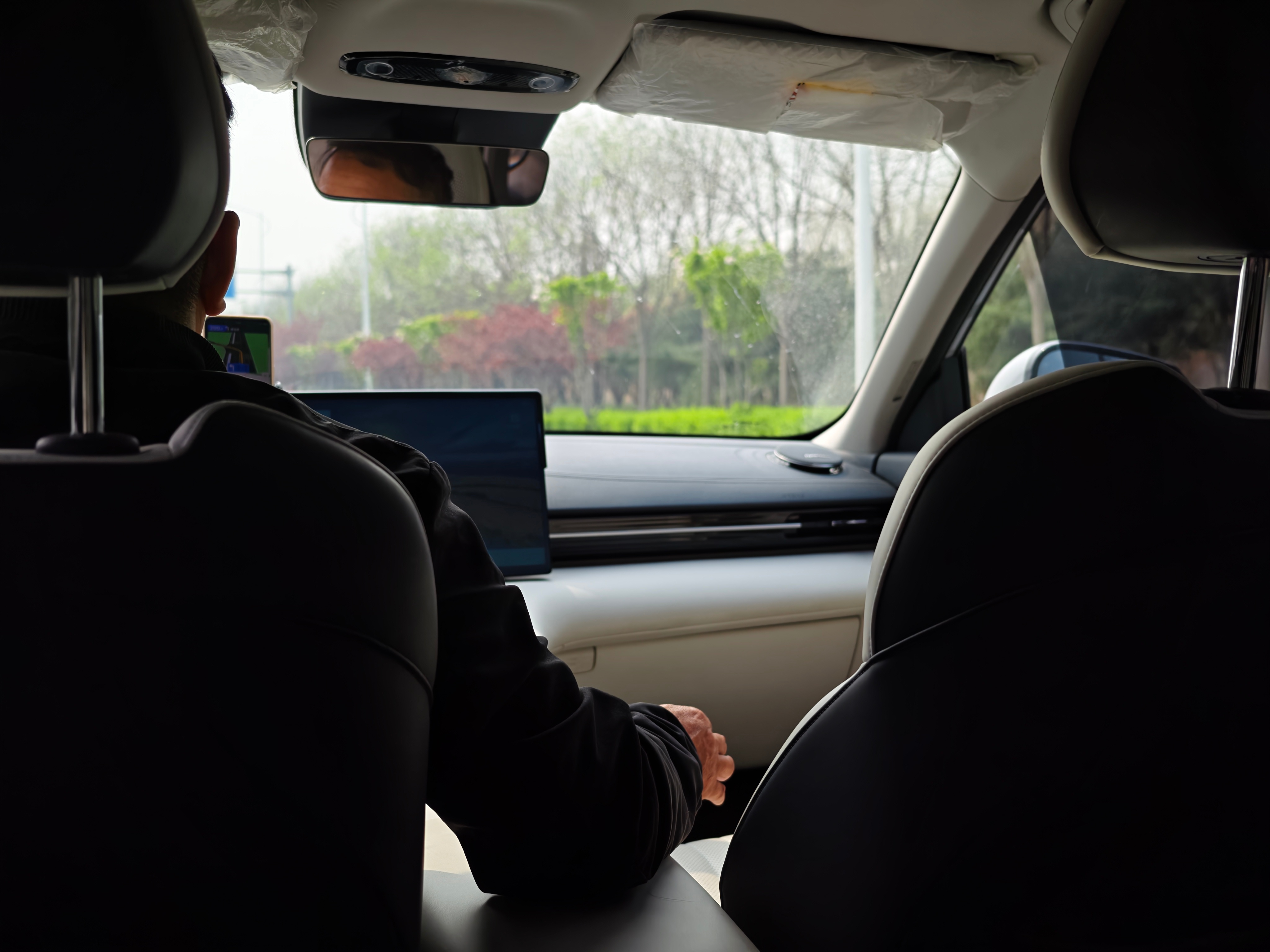 要去参加吉利的活动，结果打车打到吉利银河E5了哈哈哈哈哈哈。 