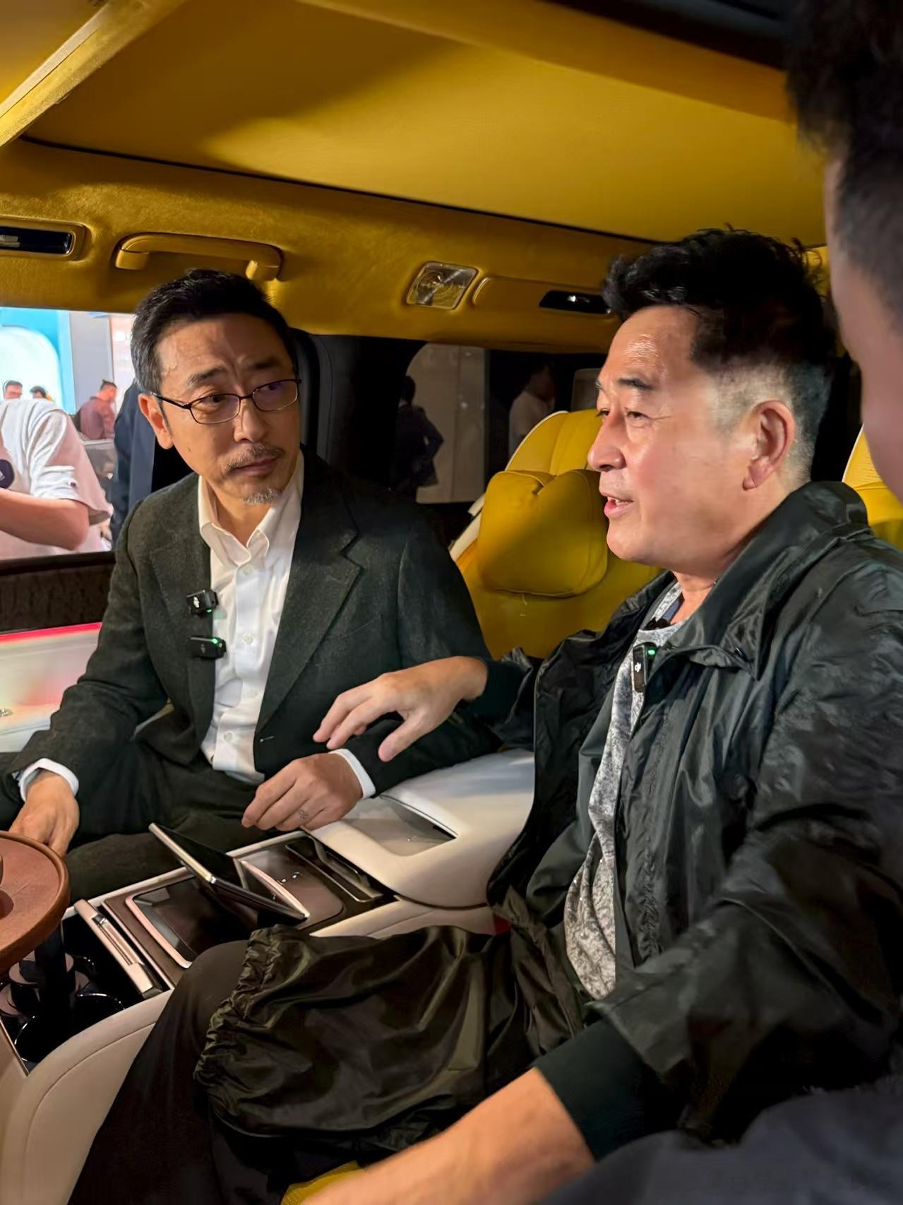 我应该是今天车展步数最少的人了吧？其实活一点没少干。视频拍了两集，展台去了几十个