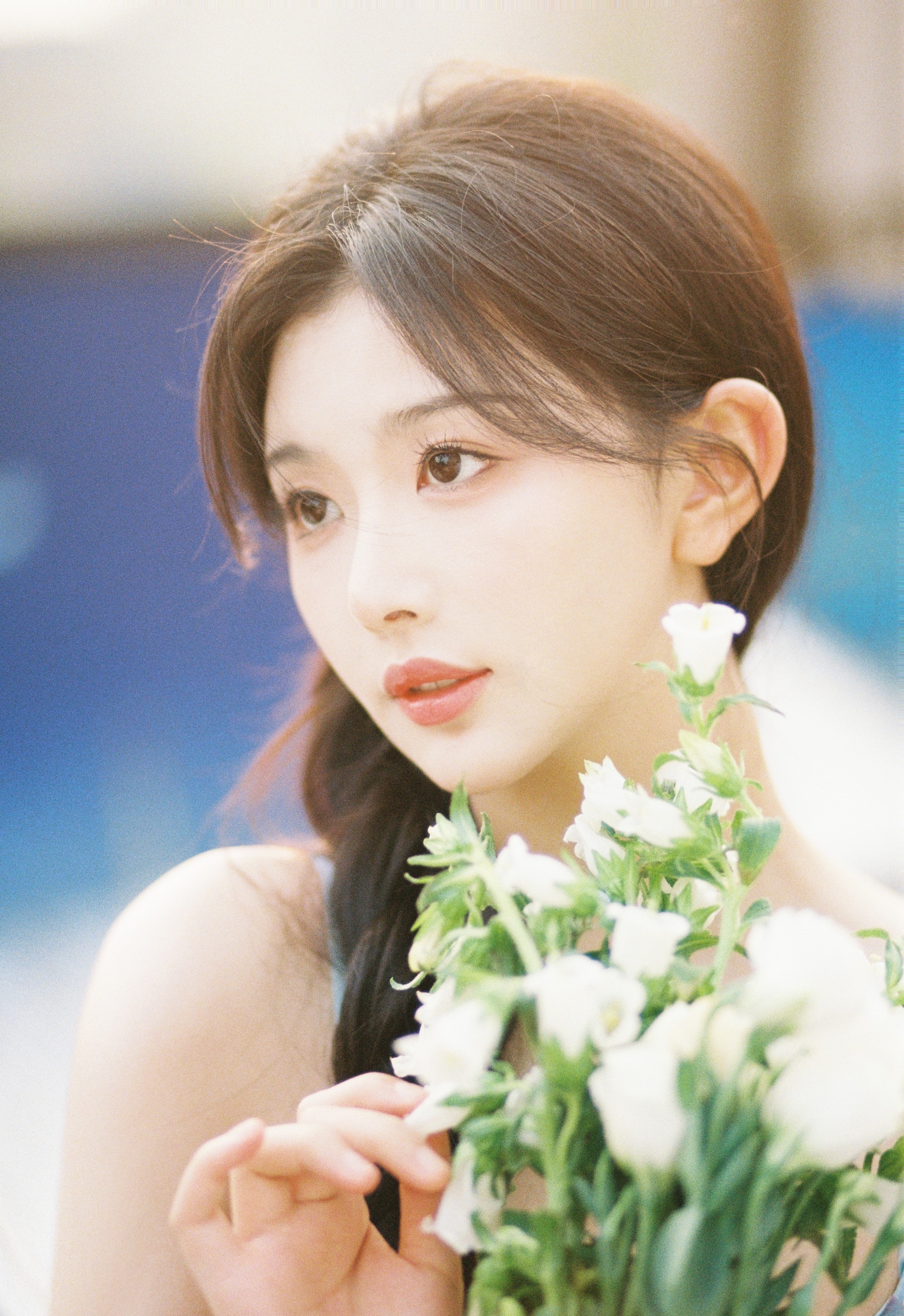 孔雪儿，麻花辫白裙少女，唯美浪漫。孔雪儿